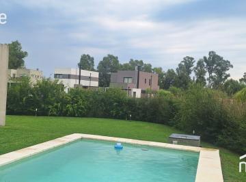 Casa · 160m² · 4 Ambientes · 3 Cocheras · Casa en Venta en Pilar del Este