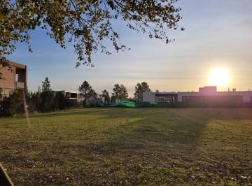 Terreno · 1200m² · Lote Barrio Privado de 840 m², Lago y Amenities de Primer Nivel