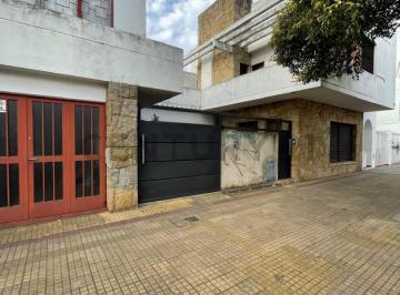 Casa · 150m² · 2 Dormitorios · 1 Cochera · Casa en Venta - 14 E/ 37 y 38