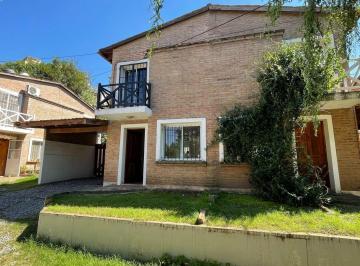 Casa · 72m² · 7 Ambientes · 1 Cochera · Duplex en Alquiler 2 Dorm. - Housing Solares del Rio