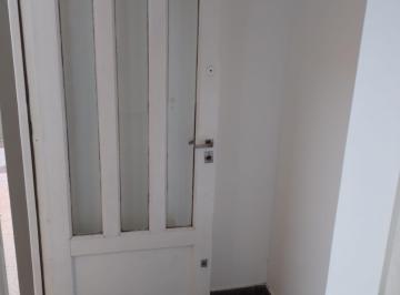 PH de 3 ambientes, Tres de Febrero · PH 3ambientes con Patio a Una Cuadra de La Estacion de Ciudadela