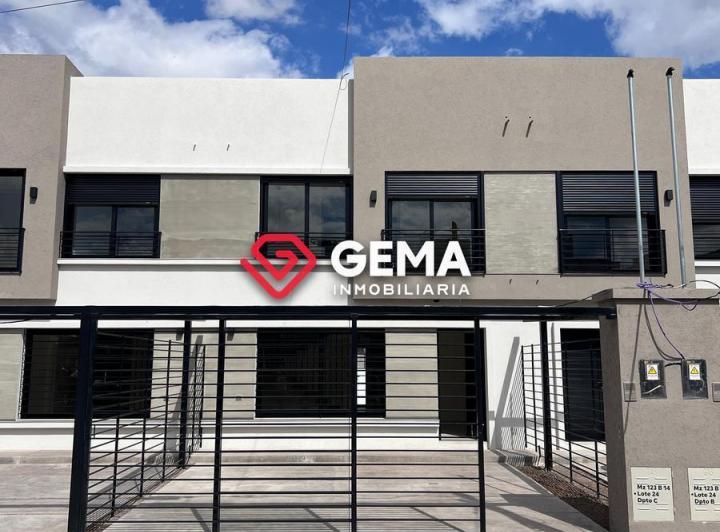 Casa · 110m² · 5 Ambientes · 1 Cochera