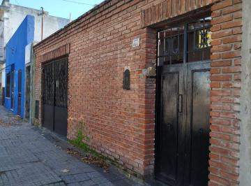 Casa de 4 ambientes, La Plata · Casa - 4 Ambientes - Calle 71 E/ 2 y 3