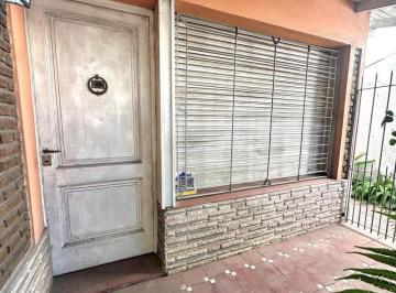 PH · 140m² · 3 Ambientes · 1 Cochera · Casa PH Independiente 3 Ambientes Al Frente Quilmes Centro