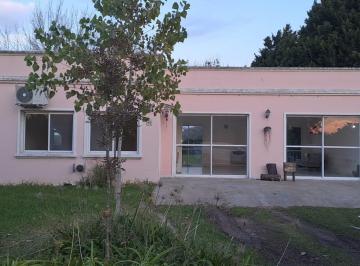 Casa de 3 ambientes, Pilar · Casa en Alquiler Barrio Loa Alcanfores