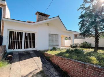 Casa · 110m² · 2 Dormitorios · 1 Cochera · Venta Casa 2 Dorm. Rio Ceballos Excelente Ubicacion