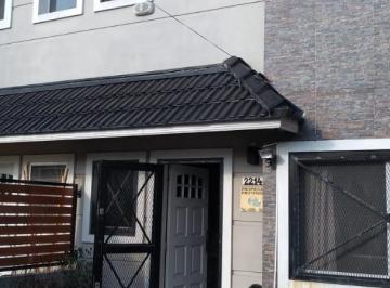 Casa · 80m² · 4 Ambientes · 1 Cochera · Duplex en Venta en Berazategui
