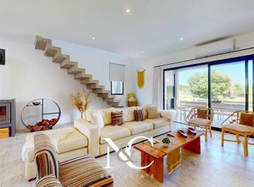 Casa · 200m² · 4 Ambientes · 1 Cochera · Casa en Venta en Costa Esmeralda Fondo Al Golf