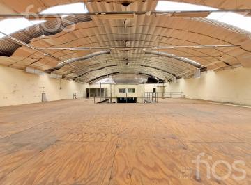Local comercial · 892m² · Venta Inmueble Comercial con Galpón, Entrepiso y Oficinas en Barrio Luis Agote