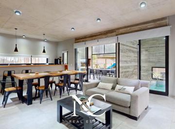 Casa · 146m² · 4 Ambientes · 1 Cochera · Casa en Venta en Costa Esmeralda con Fondo Libre