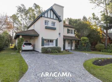 RRA-RR1-1784_2 · Casa en Venta en Saint Thomas Norte Sur - Canning
