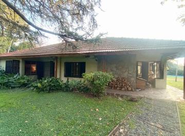 Casa · 134m² · 4 Ambientes · 2 Cocheras · Venta Chalet Parque Leloir