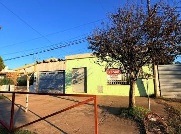 Casa de 4 ambientes, Capitán Bermúdez · Casa en Venta de 2 Dorm. con Cochera