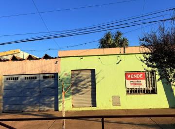 Casa de 4 ambientes, San Lorenzo · Casa en Venta de 2 Dorm. C/ Cochera