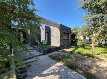 Casa · 200m² · 7 Ambientes · 2 Cocheras · B° Altagracia Country Golf - Alta Gracia - Casa Estrenar - Venta