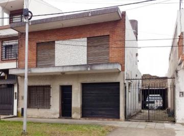 RUR-RRU-85_2 · Casa 3 Ambientes de Dos Pisos con Local y Galpón!