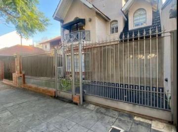 RUR-RRU-107_2 · Hermoso Chalet 5 Ambientes con Pileta en Lanus!