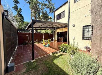 Casa · 148m² · 3 Ambientes · 2 Cocheras · Casa Venta Paso del Rey Apta Credito Patio Cochera