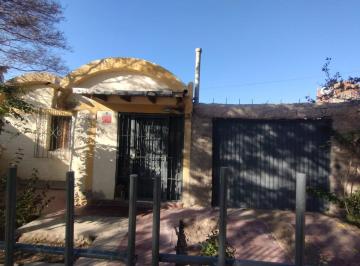 Casa · 4 Ambientes · 1 Cochera · Casa en Las Heras