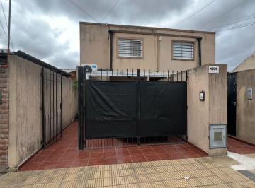 Departamento de 4 ambientes, La Plata · Duplex Amplio Al Frente en Muy Buen Estado