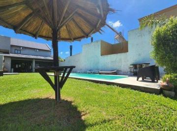 Casa · 114m² · 3 Ambientes · Casa Tres Ambientes Venta con Pileta Open Door