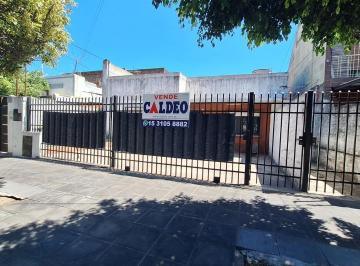 Casa · 155m² · 4 Ambientes · 2 Cocheras · Venta Casa y Tres Monoambientes Villa Maipu