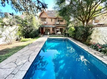 Casa de 6 ambientes, San Isidro · Martínez: Moderna Casa de 5amb C/gran Jardín y Piscina. Quincho, Parrilla, Garage