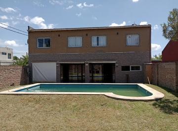 Casa · 147m² · 4 Ambientes · Venta Casa Quinta en Mercedes Pileta Parque