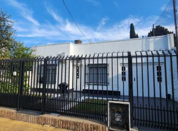 Casa de 4 ambientes, La Matanza · Casa en Venta de 3 Dorm. C/ Cochera en Tapiales