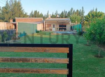 Quinta vacacional · 40m² · 1 Ambiente · 2 Cocheras · Casa Quinta en Venta - V. P Sicardi