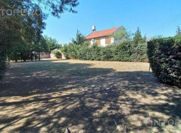 Casa · 135m² · 4 Ambientes · 1 Cochera · Venta Casa 3 Ambientes con Pileta, Casa Adicional Pontevedra