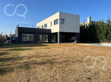 Casa · 200m² · 4 Ambientes · 2 Cocheras · Casa en Barrio Los Talas Canning
