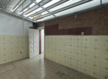Casa · 67m² · 4 Ambientes · Venta Casa Pasillo 2 Dorm. Patio y Terraza. España y Hospitales