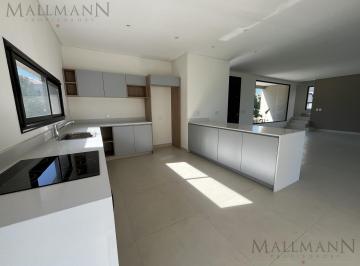 Casa · 204m² · 6 Ambientes · Casa Venta a Estrenar C/pileta en Chateau Pilar - Caamaño