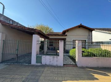 Casa · 100m² · 5 Ambientes · Venta en Block de Dos Casas en Bella Vista