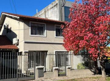 Casa · 180m² · 4 Ambientes · 1 Cochera · Alquiler Casa 4 Ambientes San Isidro