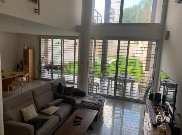 Casa · 260m² · 6 Ambientes · 1 Cochera · Espectacular Chalet Sobre Lote Propio