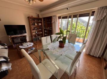 Casa · 227m² · 4 Ambientes · 2 Cocheras · Casa en Venta 4 Ambientes en Villa Maipu con Jardin, Cochera, Terraza y Parrilla