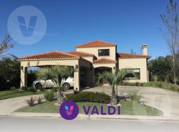 Casa · 198m² · 5 Ambientes · 6 Cocheras · Casa en Venta y Alquiler - Barrio La Horqueta de Echeverría, Canning