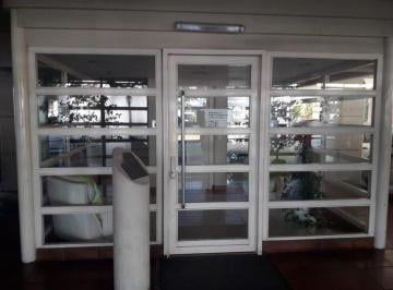 Departamento de 3 ambientes, Almirante Brown · Excelente Departamento de 3 Ambientes en Venta en Adrogue