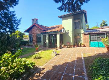 Casa de 5 ambientes, Almirante Brown · Chalet en Venta Claypole