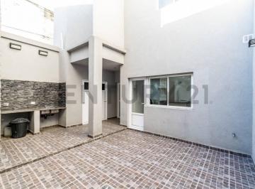 Departamento · 102m² · 3 Ambientes · PH 3 Amb - Monte Castro - Entrada Independiente - Patio y Terraza