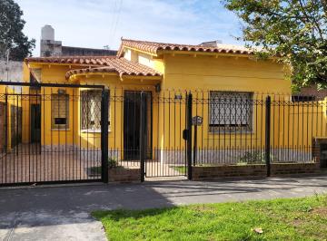 Casa de 3 ambientes, Lomas de Zamora · Chalet en Muy Buena Ubicación