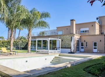 Casa · 446m² · 7 Ambientes · 4 Cocheras · Casa en Venta