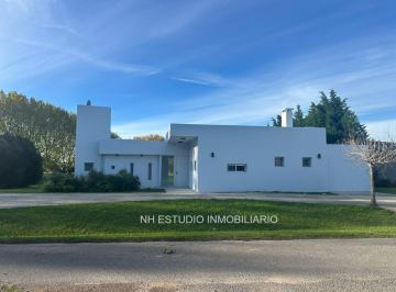 Casa de 4 ambientes, General Rodríguez · Casa en Venta 4 Ambientes Sobre Lote Central