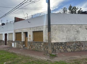 Casa · 65m² · 5 Ambientes · Casa de 2 Dorm. con Terraza y Parrillero en Fisherton