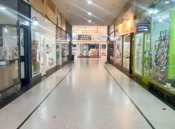 Local comercial · 16m² · 1 Ambiente · Locales Disponibles en Flores - Galería Dufau