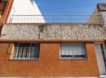 Casa · 125m² · 5 Ambientes · 1 Cochera · Venta Casa 5 Ambientes en Villa Maipu