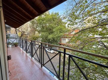PH de 2 ambientes, Caballito · Alquiler de Amplio 2 Amb Al Frente con Balcón y Patio! 2do Piso por Escalera
