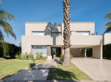 Casa de 6 ambientes, Funes · Funes Hills Miraflores - Espectacular Casa en Venta